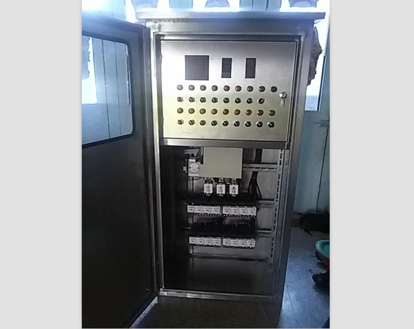 500KW不锈钢温度控制柜展示